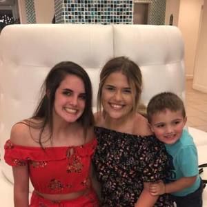 Meet your Posher, Mackenzie